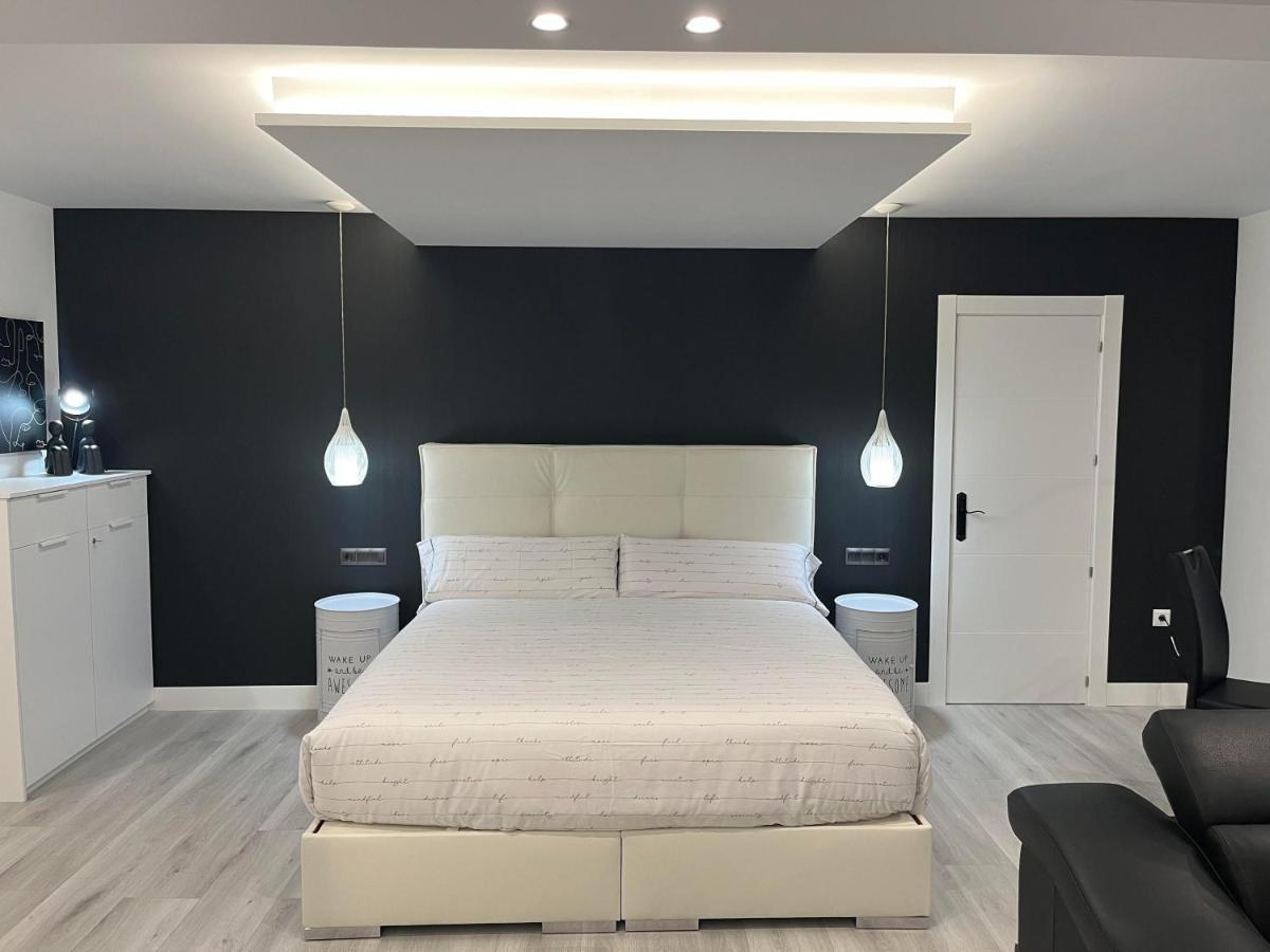 Black And White Suite "La Marinera" Castro Urdiales Exterior foto
