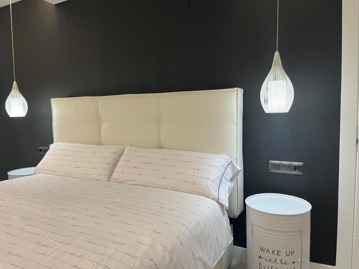 Black And White Suite "La Marinera" Castro Urdiales Exterior foto